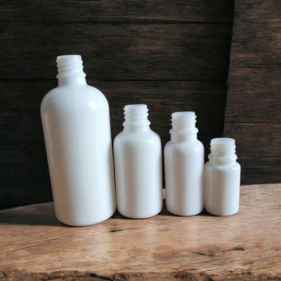 WHITE (CERAMIC) GLASS BOSTON AROMA BOTTLES 18mm NECK - 5mL to 100mLOPTIONS TO CHOOSE DRIPULATOR,WADED CAP OR ORIFACE REDUCER