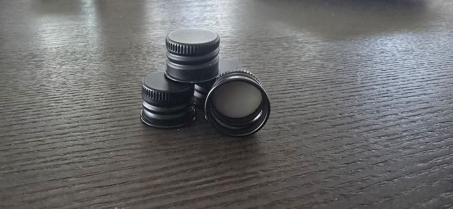 18mm MATT Black Metal Wadded Cap (Suitable for PET PLASTIC ♲ Bottles)
