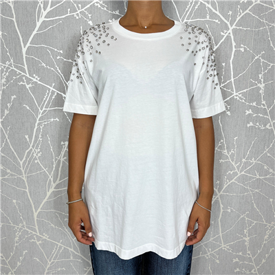 T-shirt Over Con Strass Applicati Sulle Spalle Art. Rf0207 T-shirt Over Con Strass Applicati Sulle Spalle Art. Rf0207