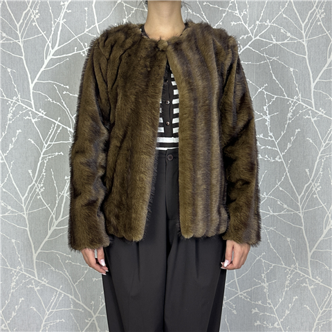 Ecopelliccia Senza Collo Art. D38v0910