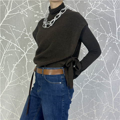 Gilet In Maglia Con Fianchi Aperti E Fiocchi Laterali Art. Lfpp016 Gilet In Maglia Con Fianchi Aperti E Fiocchi Laterali Art. Lfpp016, Taglia: U, Colore: MORO