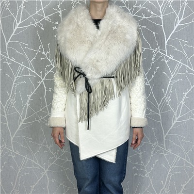 Giacca Allacciata In Vita Con Collo In Ecopelliccia Frange E Ricami Art. 4324007