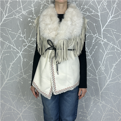 Gilet In Ecopelliccia Con Frange Allacciato In Vita Art. 4324019 Gilet In Ecopelliccia Con Frange Allacciato In Vita Art. 4324019