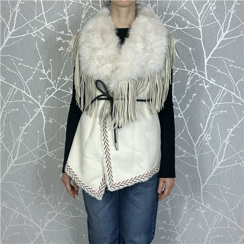 Gilet In Ecopelliccia Con Frange Allacciato In Vita Art. 4324019