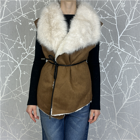 Gilet Con Collo In Ecopelliccia Allacciato In Vita Art. 4324006s