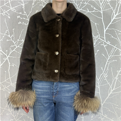 Giacca In Ecofur Con Polsini In Eco Pelliccia E Taschine Art. 4324023 Giacca In Ecofur Con Polsini In Eco Pelliccia E Taschine Art. 4324023