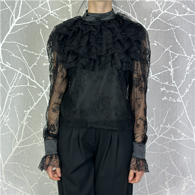 Blusa In Pizzo A Collo Alto Con Volant Sul Davanti Art. Fiano Blusa In Pizzo A Collo Alto Con Volant Sul Davanti Art. Fiano