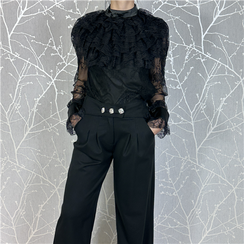 Blusa In Pizzo A Collo Alto Con Volant Sul Davanti Art. Fiano, Taglia: S, Colore: NERO