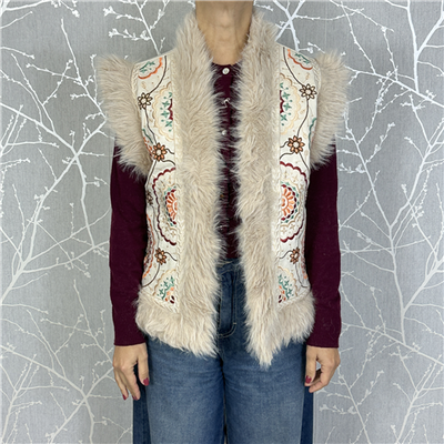 Gilet Con Ricamo Art. Lblp036