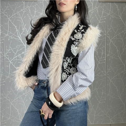 Gilet Ecomontone Con Ricami Art. Lmmp037