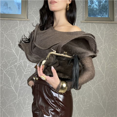 Maglia Con Balza Ondulata Su Spalla E Décolleté Art. Walpole