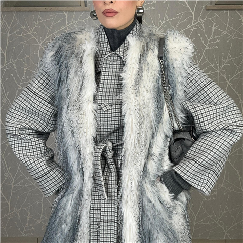 Gilet Lungo In Ecopelliccia Effetto Struzzo Sfumato Art. 252ap2540