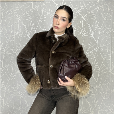 Giacca In Ecofur Con Polsini In Eco Pelliccia E Taschine Art. 4324023