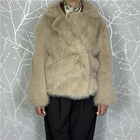 Ecopelliccia Doppiopetto Con Foulard Fantasia Art. V38a0389 Ecopelliccia Doppiopetto Con Foulard Fantasia Art. V38a0389, Taglia: S, Colore: MIELE