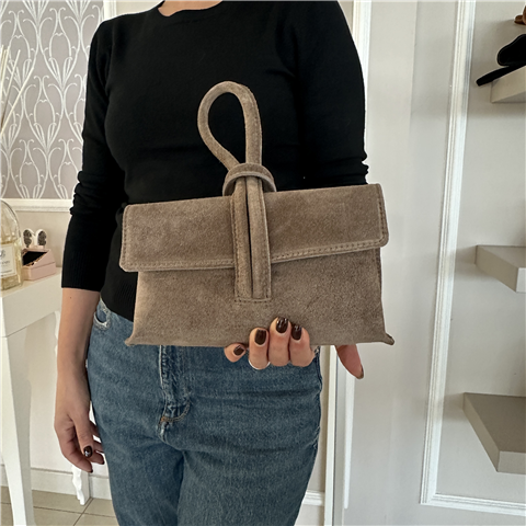 Borsa A Mano Scamosciata Con Tracolla Inclusa Art. 6106