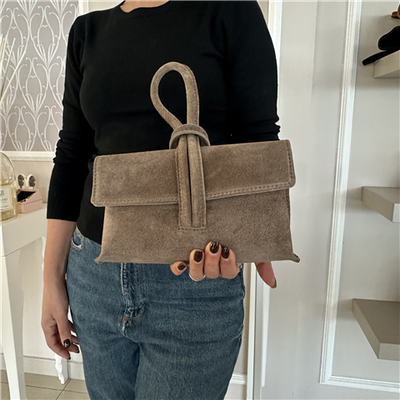 Borsa A Mano Scamosciata Con Tracolla Inclusa Art. 6106 Borsa A Mano Scamosciata Con Tracolla Inclusa Art. 6106