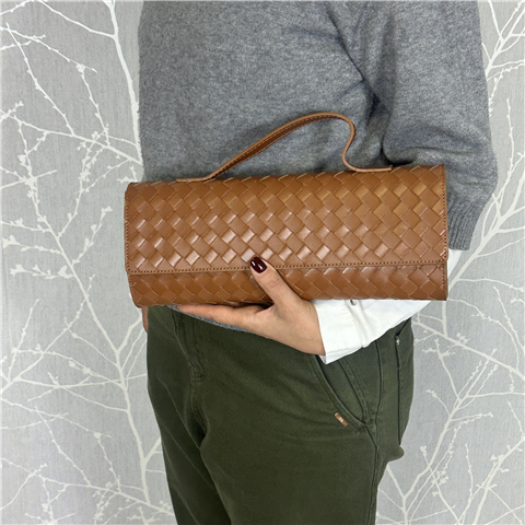 Clutch In Pelle Intrecciata Art. 6013