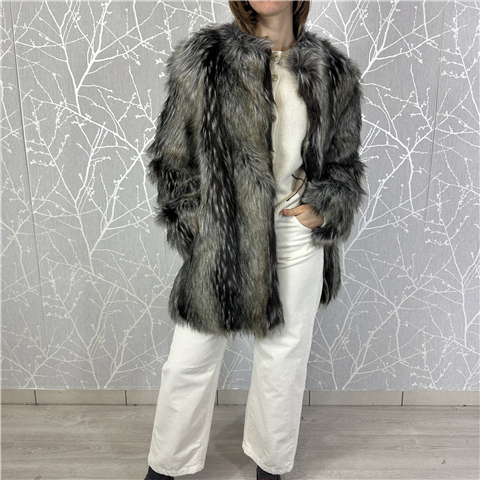 Ecopelliccia Sfumata Con Collo Tondo E Chiusura Frontale Nascosta Art. Kctp018 Ecopelliccia Sfumata Con Collo Tondo E Chiusura Frontale Nascosta Art. Kctp018, Taglia: M, Colore: MORO