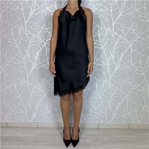 Abito Asimmetrico Con Dettagli In Pizzo Spacco Laterale E Scollo Sulla Schiena Art. F38x0650 Abito Asimmetrico Con Dettagli In Pizzo Spacco Laterale E Scollo Sulla Schiena Art. F38x0650