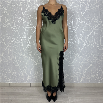 Abito Sottoveste Con Bordi In Pizzo E Spacco Laterale Art. 37551