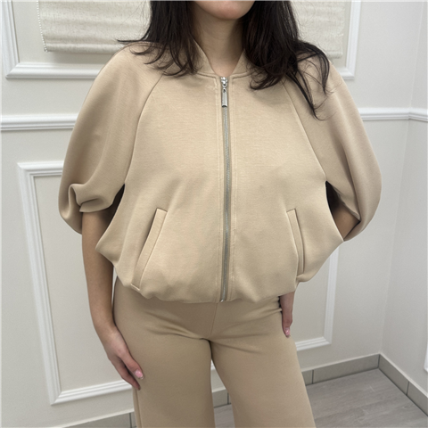 Giacchino Smanicato Con Molla In Vita Art. Kvsq039 Giacchino Smanicato Con Molla In Vita Art. Kvsq039, Taglia: M, Colore: BEIGE