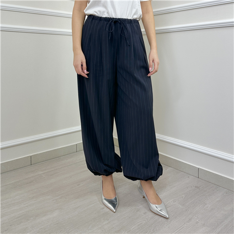 Pantalone Gessato Con Pinces E Coulisse Alla Caviglia Art. Tab0912 Pantalone Gessato Con Pinces E Coulisse Alla Caviglia Art. Tab0912