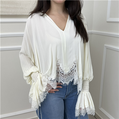 Blusa Scollo A V Con Pizzo Ed Elastico Ai Polsi Ars. S26c533