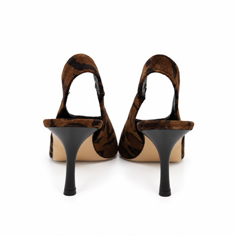 Slingback Camoscio Con Stampa Animalier E Punta Metallica Quadrata