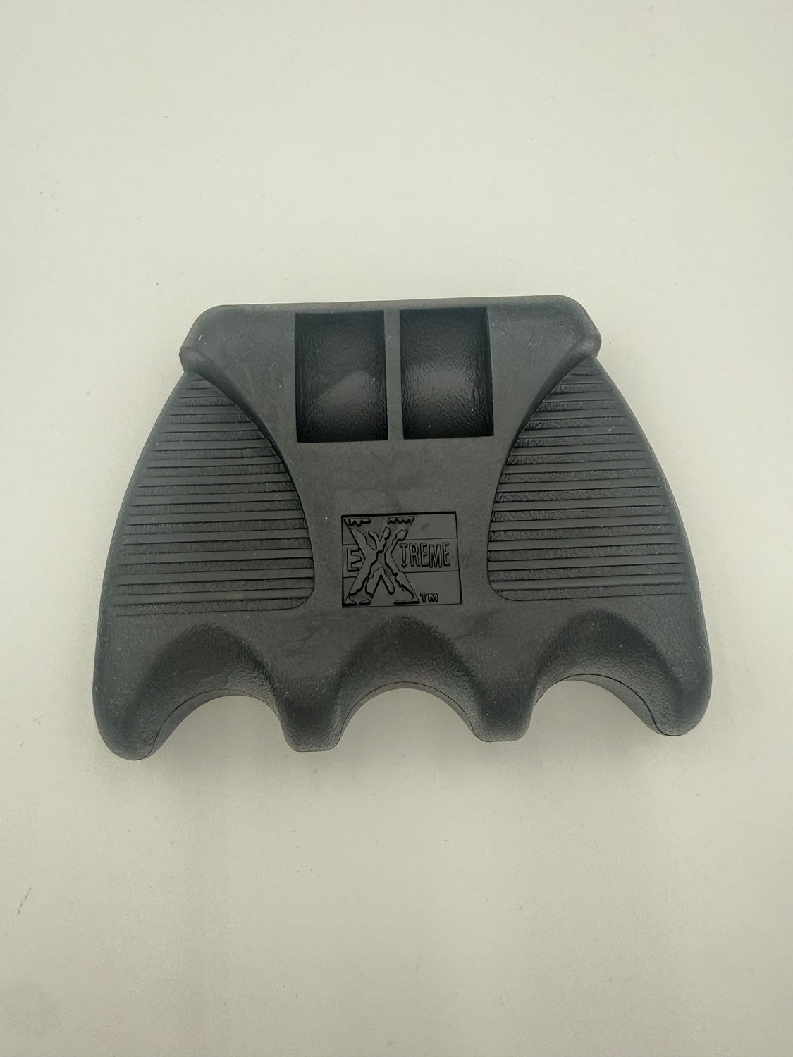 Extreme Q Claw- 3, color: Black