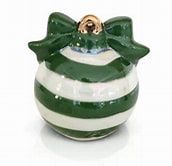Nora Fleming mini "Deck the Halls Green"