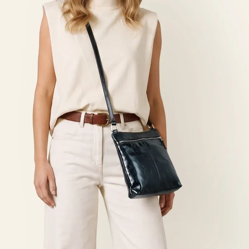 HOBO Cambel Crossbody (Ink Navy)