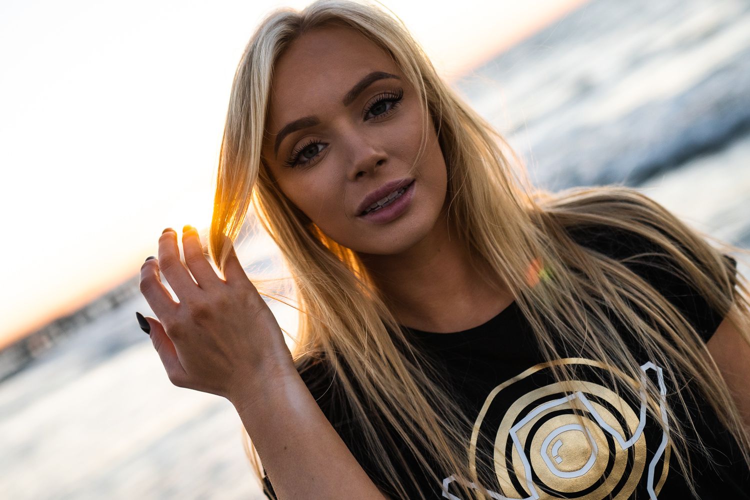 Space Traveler Gold T-SHIRT