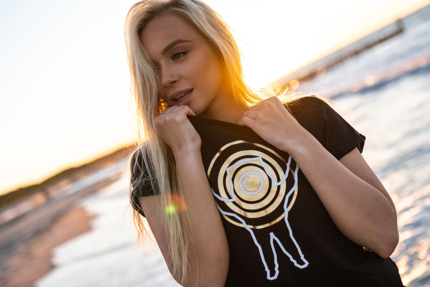 Space Traveler Gold T-SHIRT