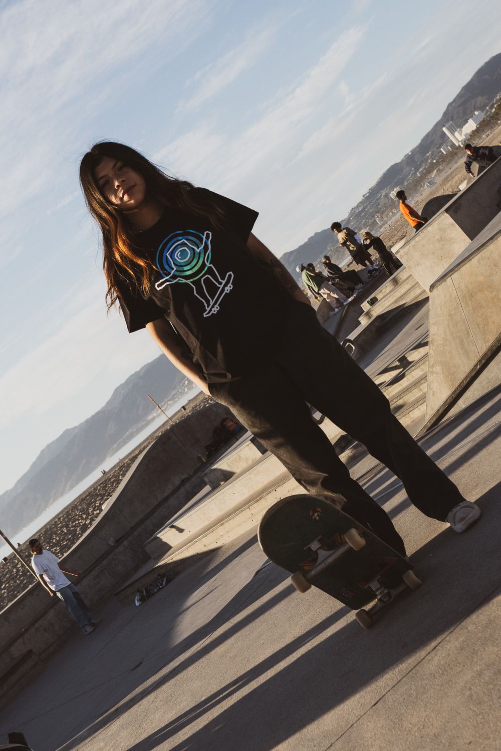 Space Traveler Skate T-SHIRT