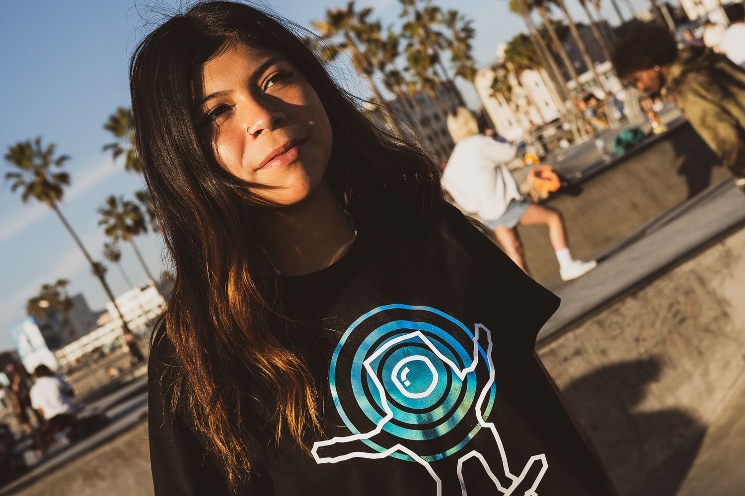 Space Traveler Skate T-SHIRT