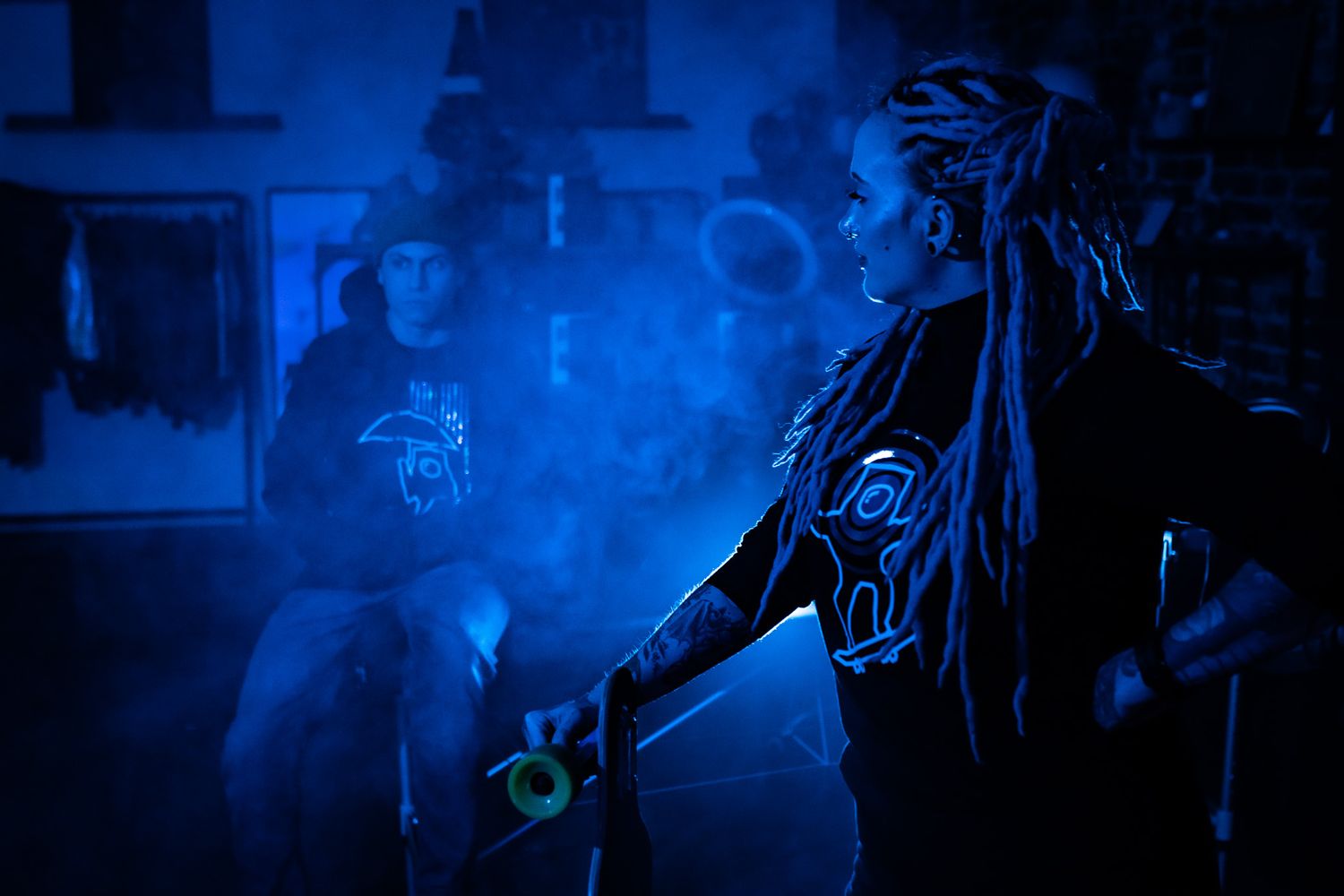 Space Traveler Skate T-SHIRT