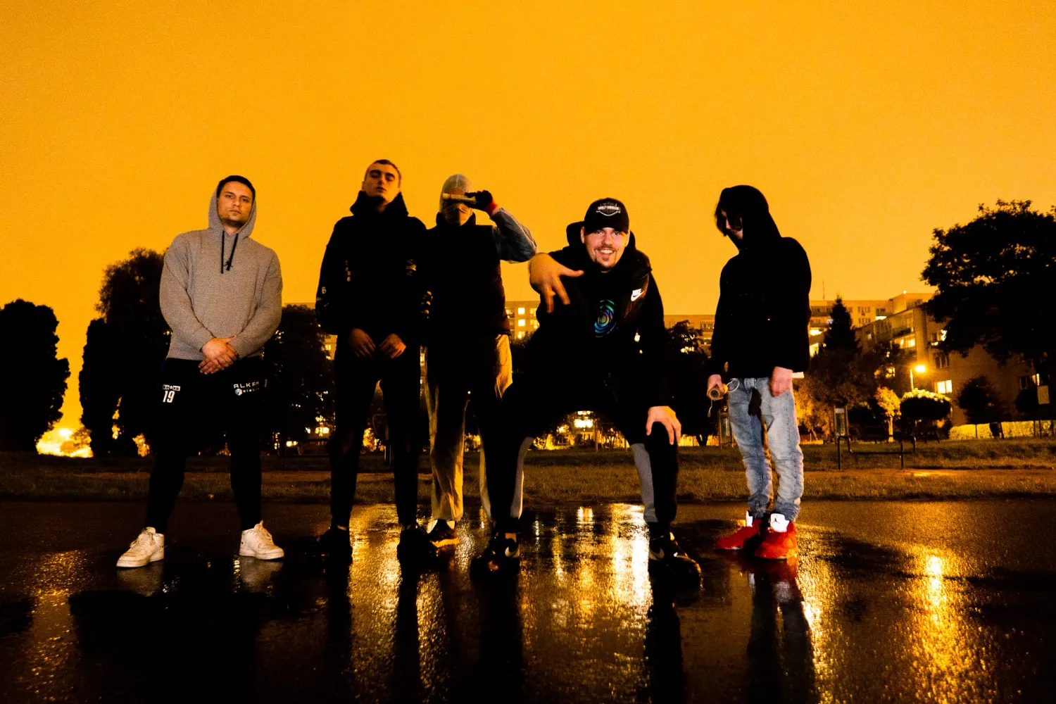 Space Traveler Black BLUZA