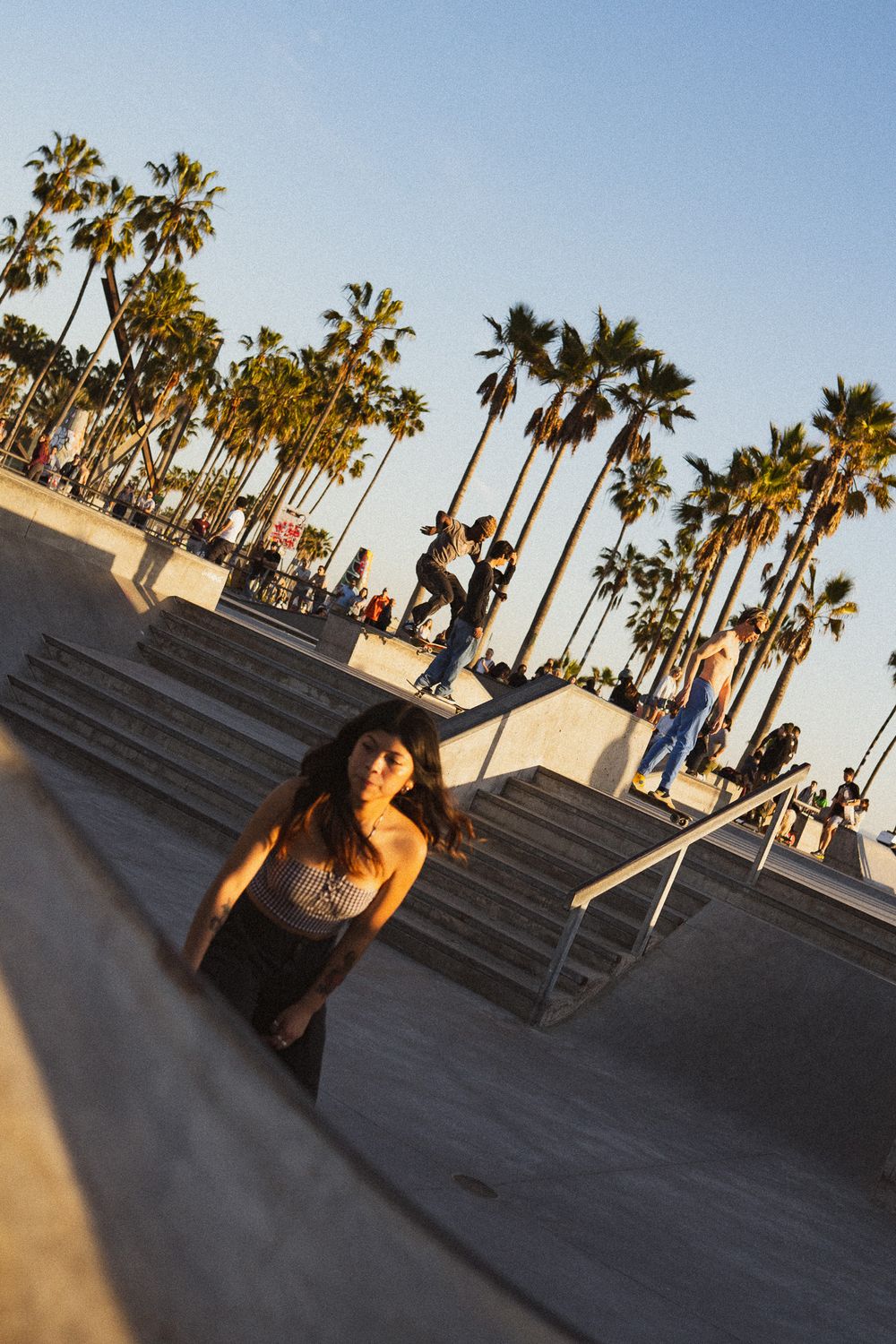 Space Traveler Skate T-SHIRT