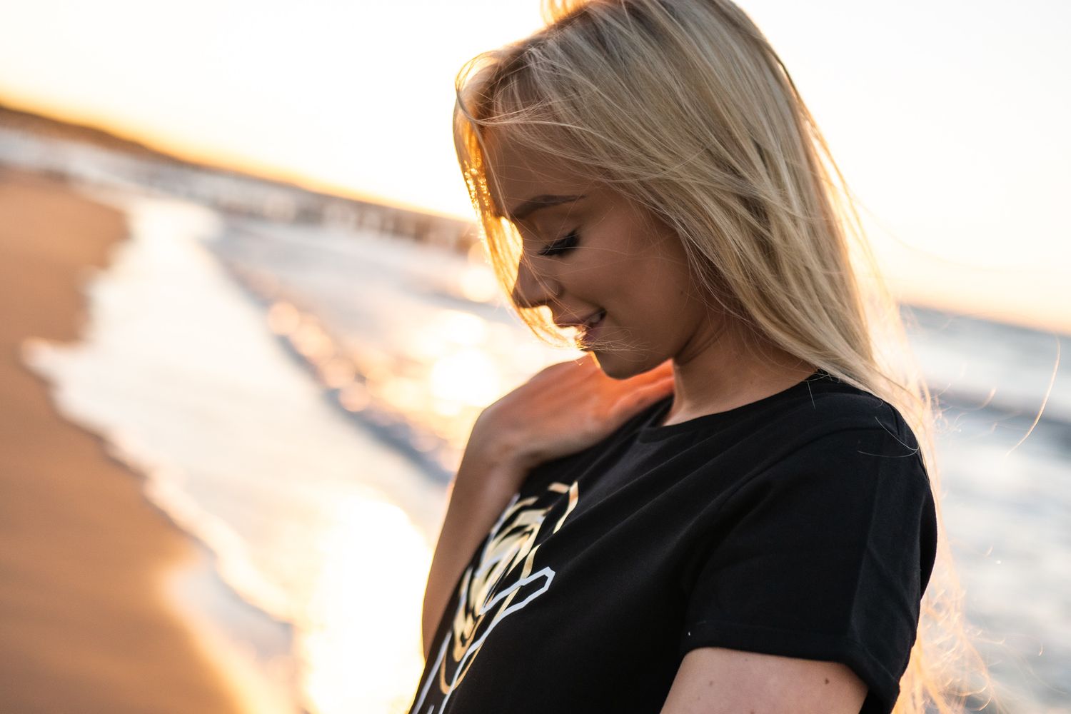 Space Traveler Gold T-SHIRT