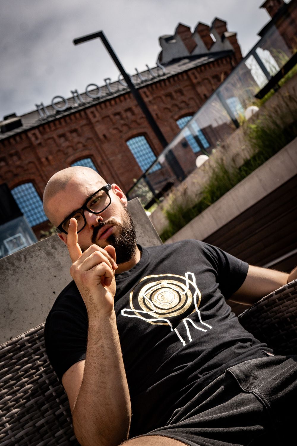 Space Traveler Gold T-SHIRT