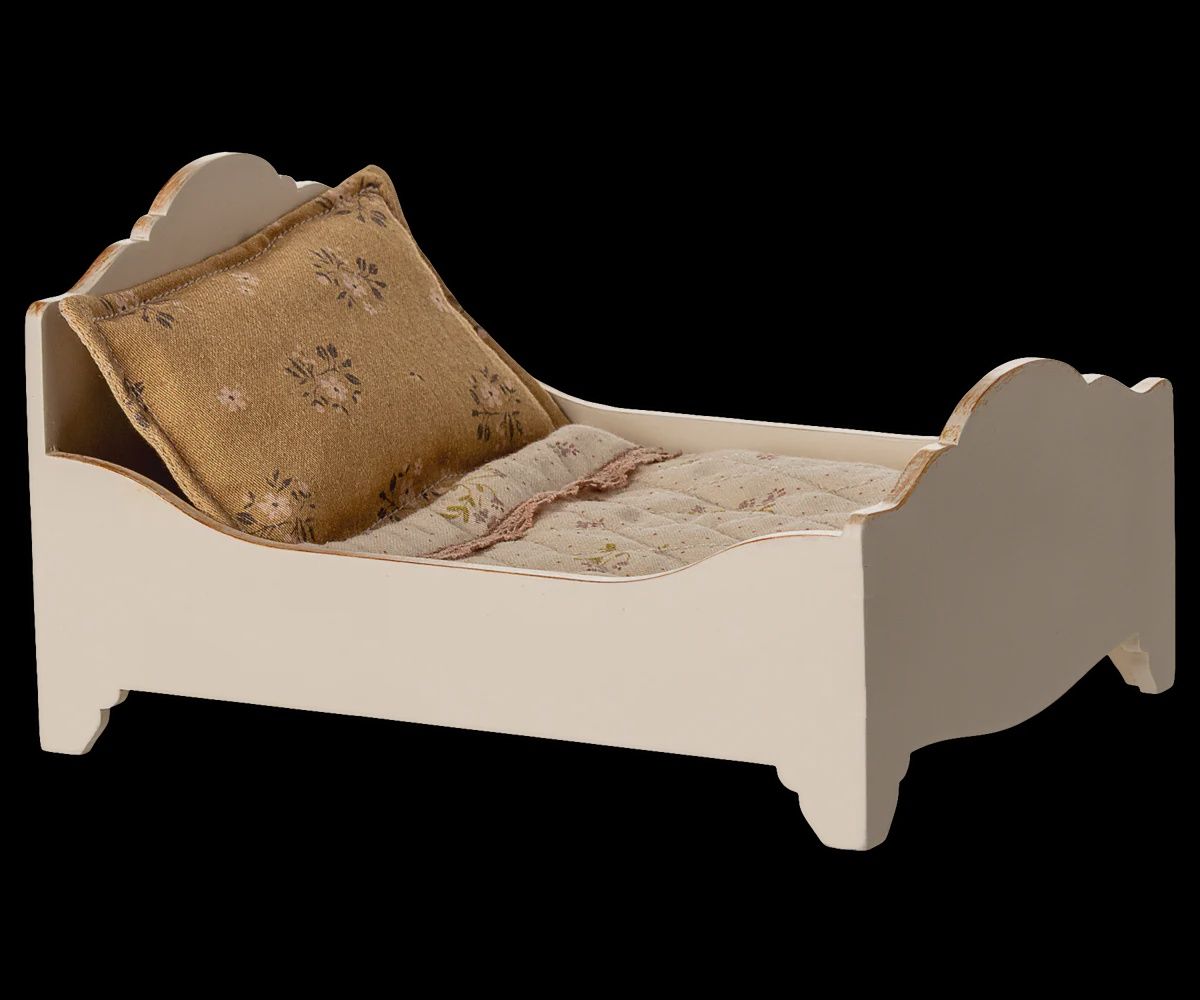 Wooden Bed - Mouse