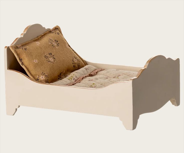 Wooden Bed - Mouse