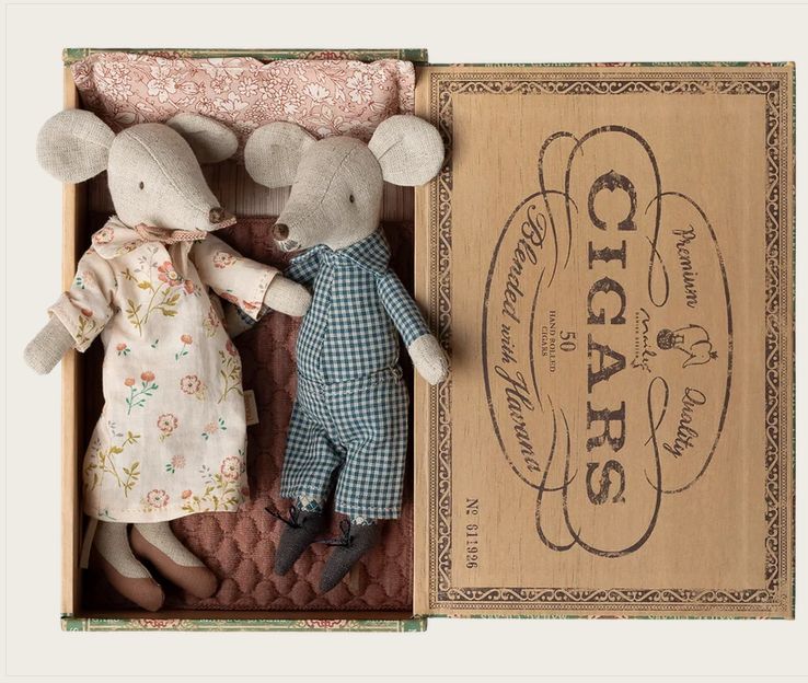 Grandma and Grandpa mice in cigarbox