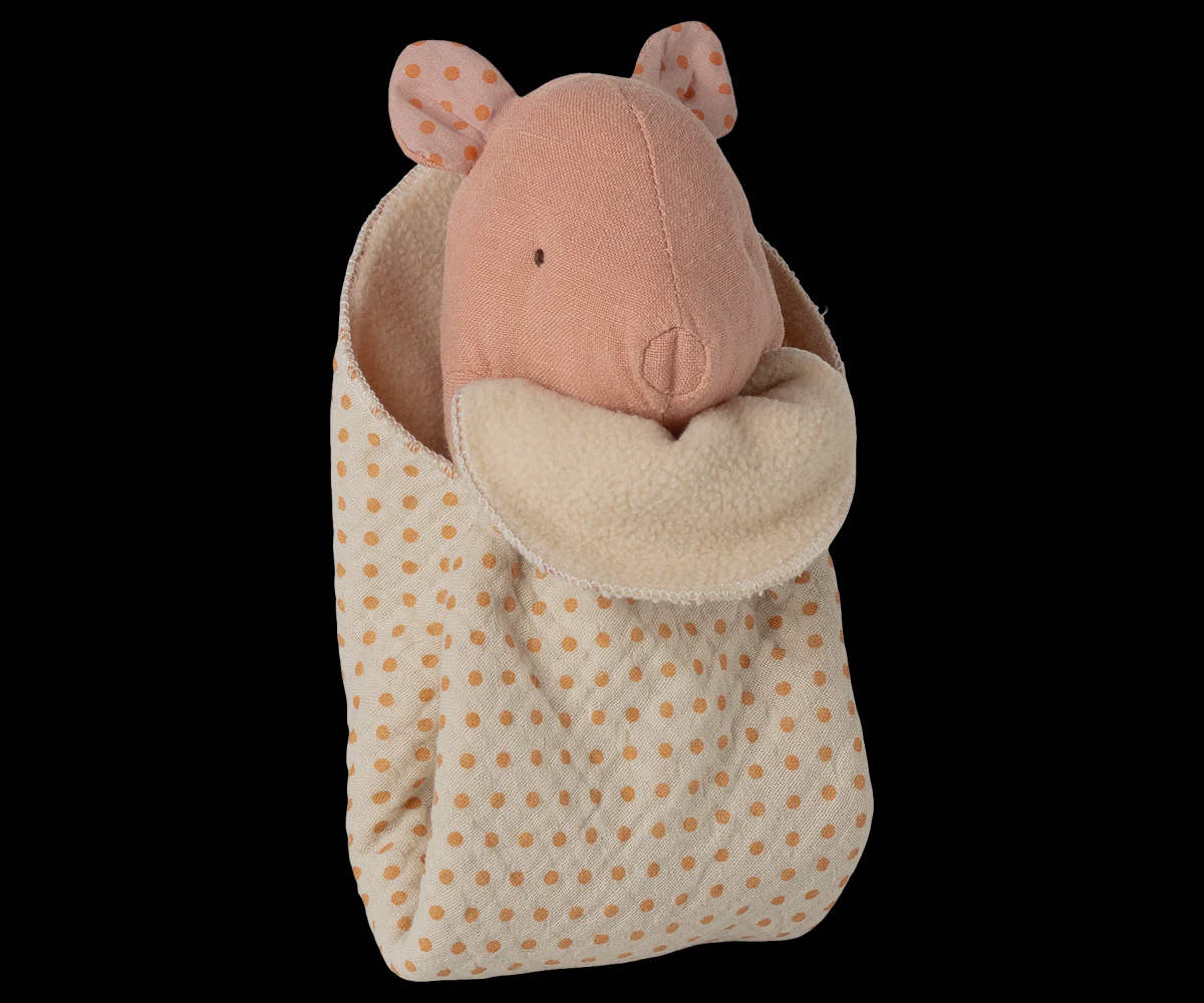 Lullaby Pig w/blanket