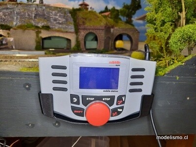 ​Soporte para Märklin MobileStation2 - edición Modelismo.cl