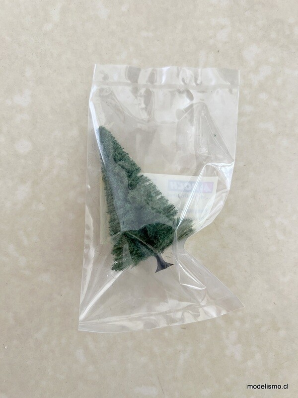 1 pieza de conífera H0 diferentes versiones, envasadas individualmente 1 pieza de conífera H0 diferentes versiones, envasadas individualmente