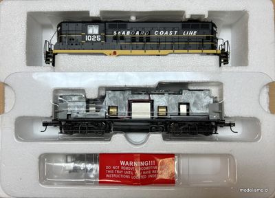 Proto 2000 GP9 Phase III Locomotive 21739 Seaboard Coast Line #1025 w/dynamic brakes