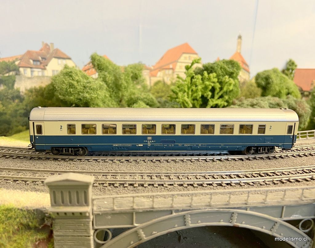 Märklin H0 4225 Vagón interurbano diáfano de 2.ª clase Deutsche Bundesbahn (DB) - usado2