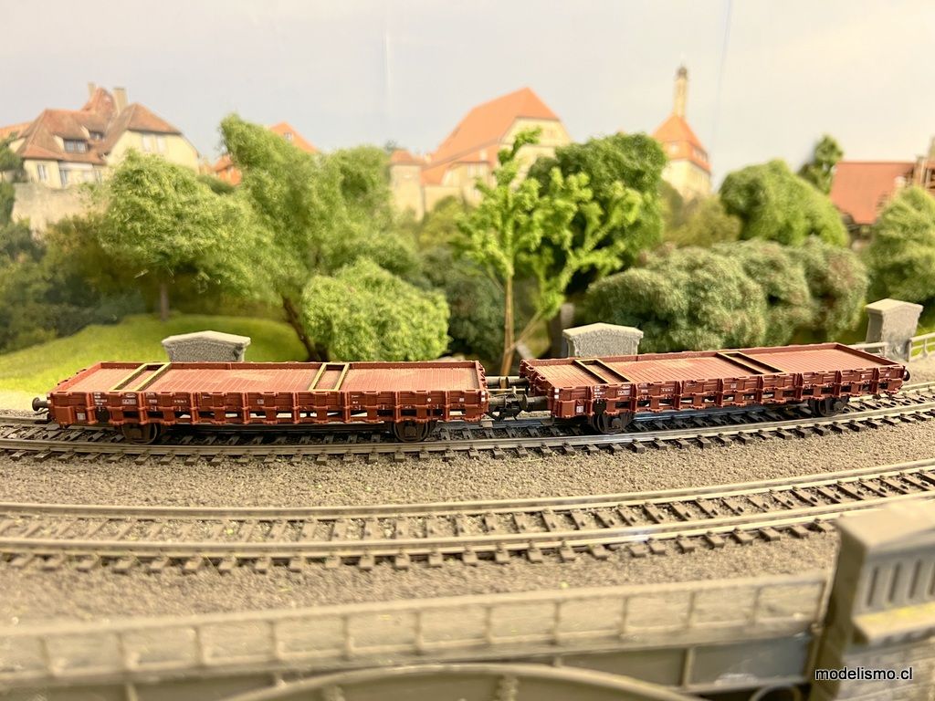 Märklin 46404 Dos vagones de plataforma con preparación para automóviles como carga - usado