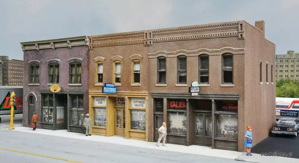 Walthers Cornerstone 933-4040 Merchant&#39;s Row IV -- Kit - 27 x 16.1 x 12cm